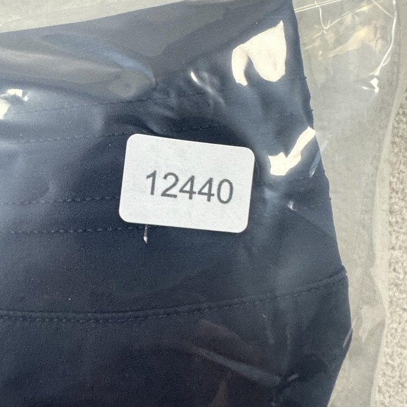 On Running Hybrid Shorts Mens XL Athletic Lightweight Performance Running Gym - Picture 11 of 11